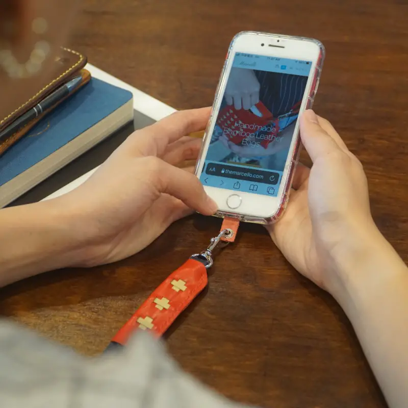 You are currently viewing Why Leather Mobile Phone Straps are the Only Choice?