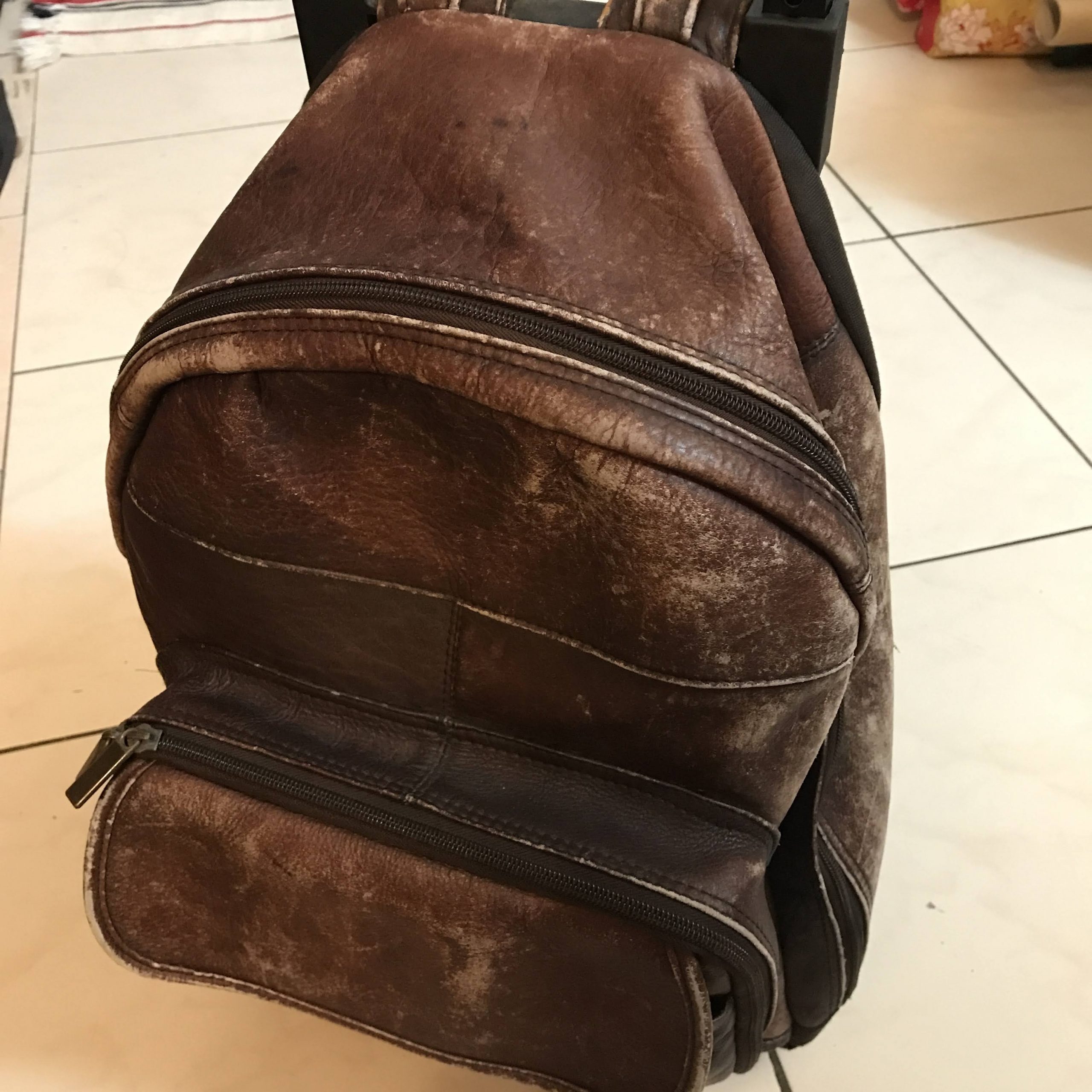 Restore an Old Leather Backpack  Handbag: Complete Guide - Marcello